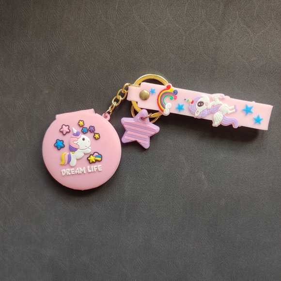Universal Standard Other - Unicorn keychain